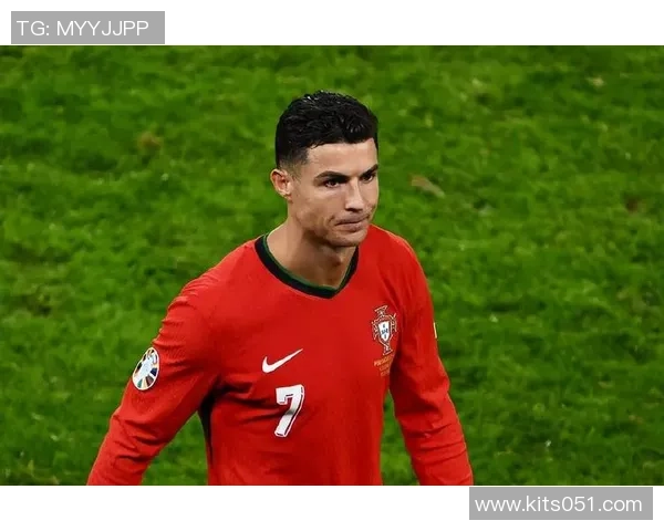 C罗与诺伊尔的巅峰对决谁能在足球历史中留下更深的印记